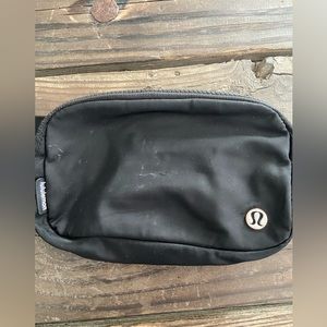 Lululemon Everywhere Belt Bag in Black